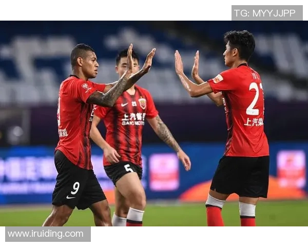 江苏队与上港队精彩集锦回顾赛场瞬间尽显足球魅力与激情